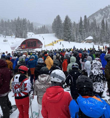 Lift lines for Tombstone Lift, December 27, 2021